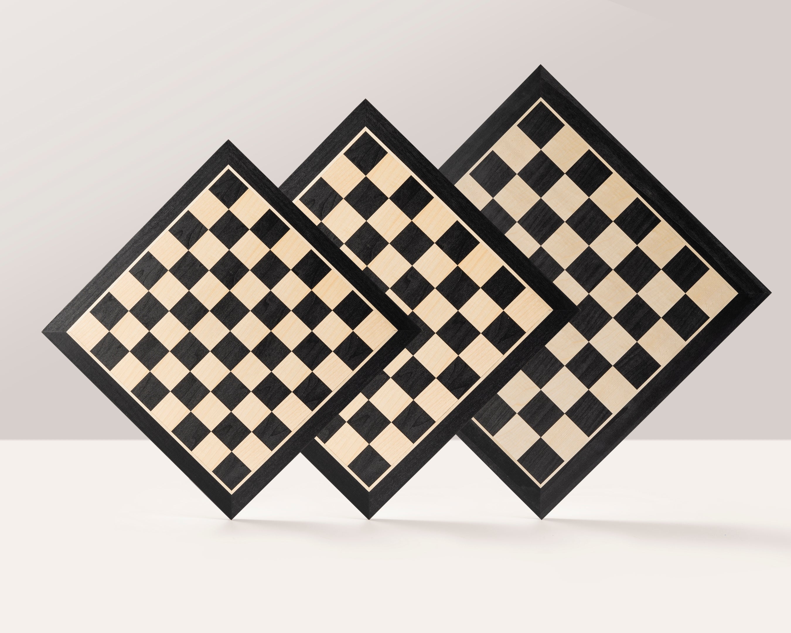 Tablero de ajedrez de caoba negra y arce de 18,9″ (sin anotaciones)