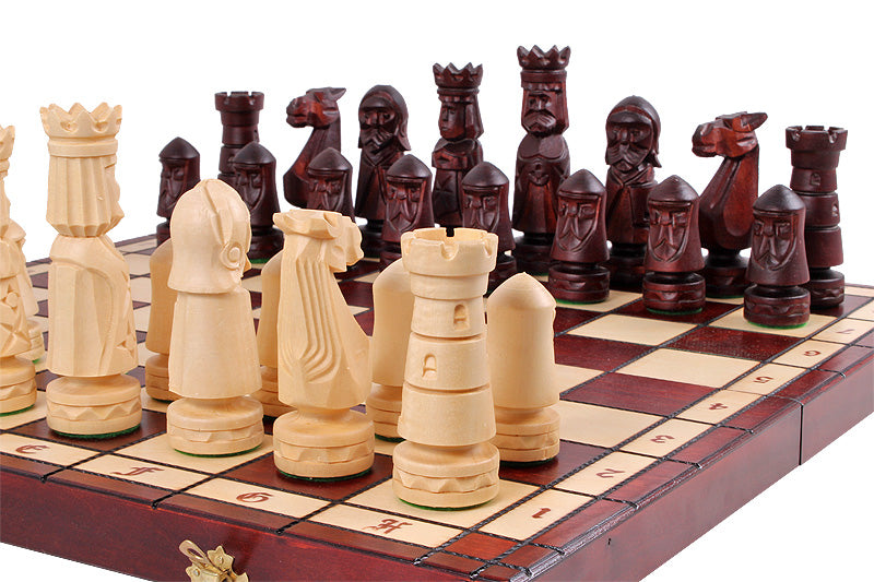 Juego de ajedrez plegable pequeño Castle, piezas de madera de tilo artesanales, tablero de 50 cm