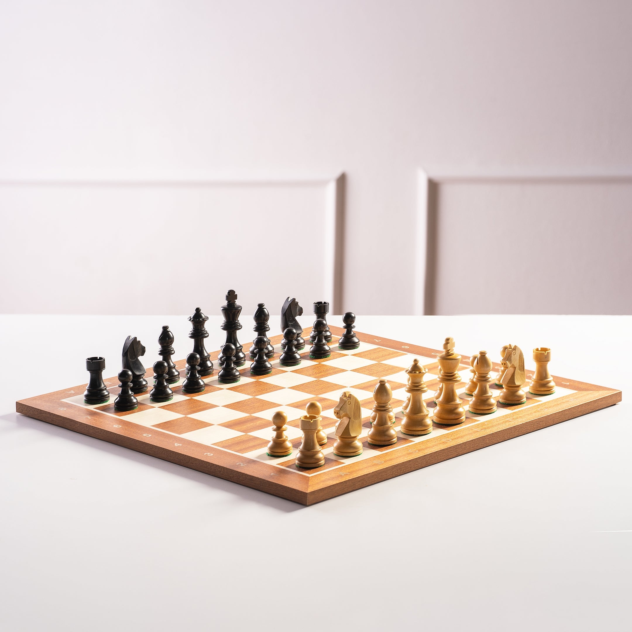 Juego de ajedrez de torneo artesanal n.° 5 – Caballo alemán