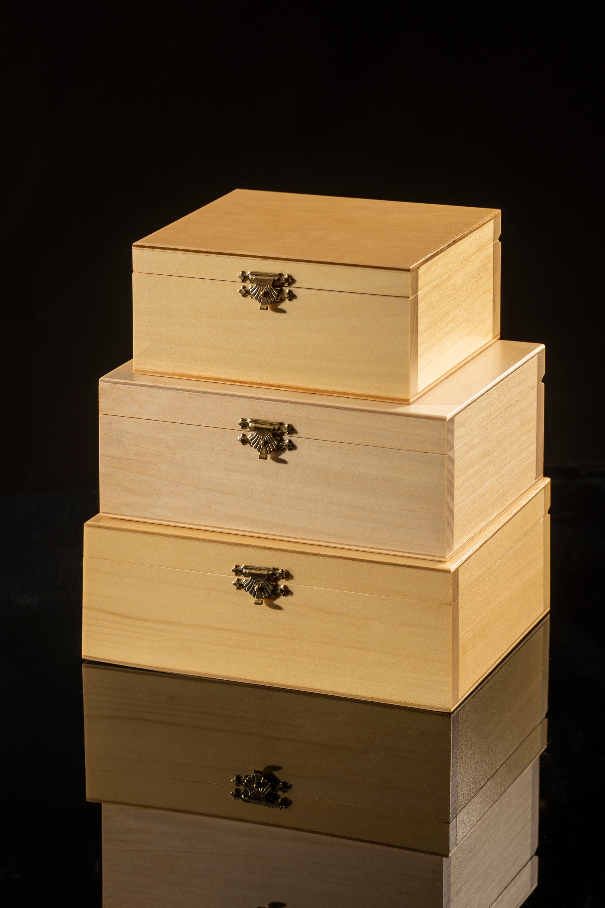 Caja de ajedrez de madera para 6 piezas – Acabado en madera clara